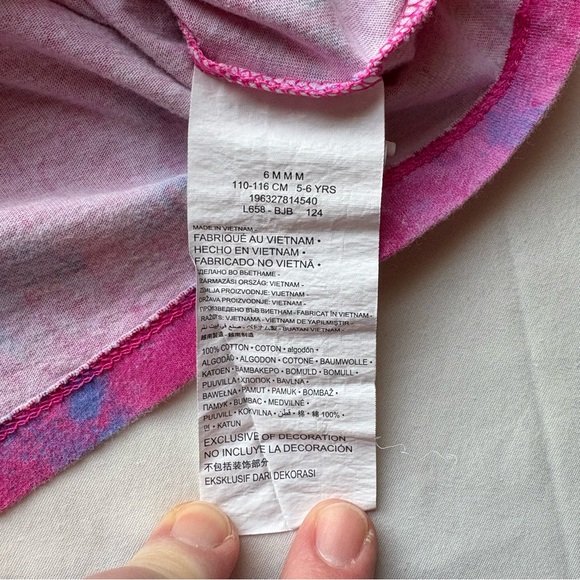 Nike Girls cotton shorts set fuchsia tie-dye  boxy shirt and blue biker shorts - Picture 5 of 16